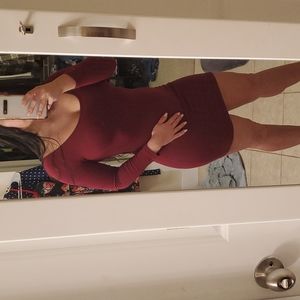 Decree xs burgundy 3/4 sleeve bodycon dress